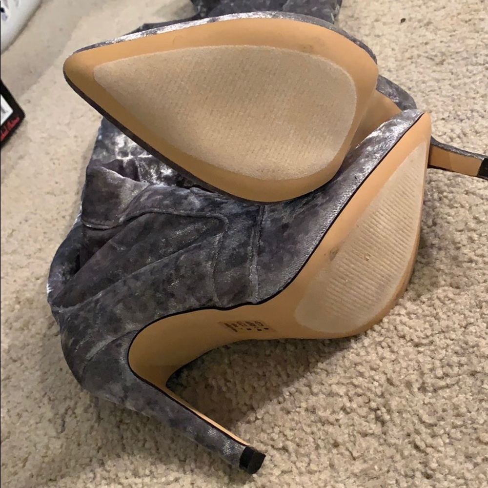 SILVER/GRAY crushed velvet Thigh-Hi boots-NWOT - Picture 5 of 7